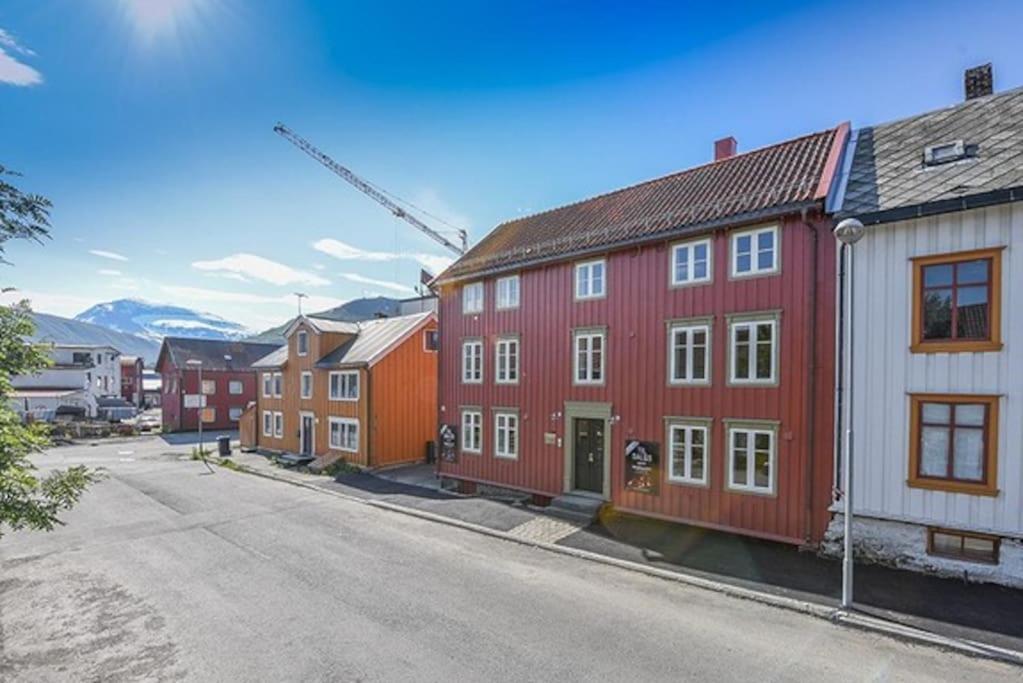 Cosy 2-Rooms Apartment In The City Center Tromsø Exteriör bild